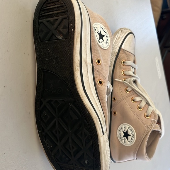 Women’s converse chuck Taylor all star sneakers.  Size 8. Light pink - Picture 10 of 15